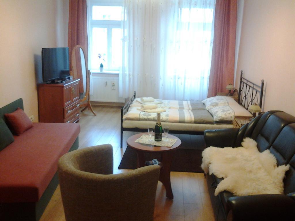 U Tri Jehnatek Apartment Karlovy Vary Bilik gambar